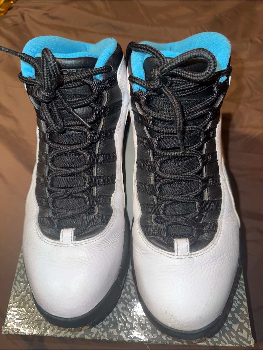 Jordan 10 Retro "Powder Blue" white and blue trainers. Size US 9